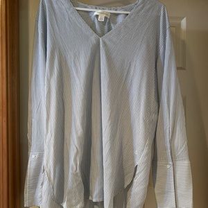 Women’s shirt. Never worn. Mint condition.